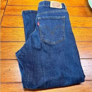 EUC Levi Strauss & Co Jean Capris Size 4 #SUM19